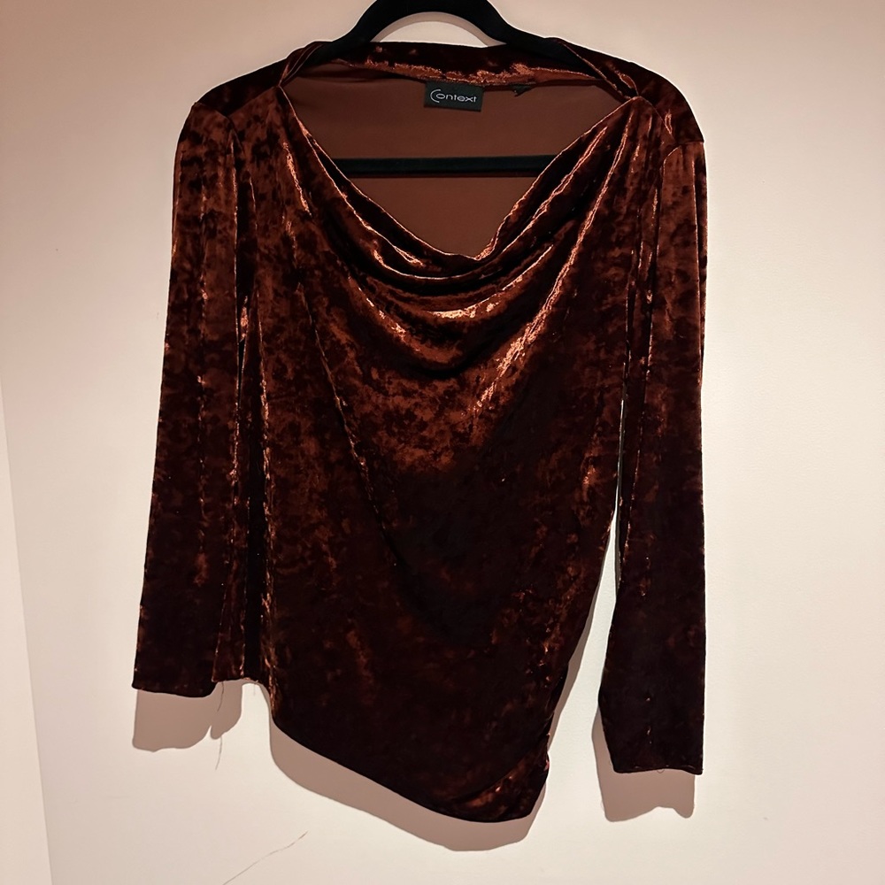 Context velvet top